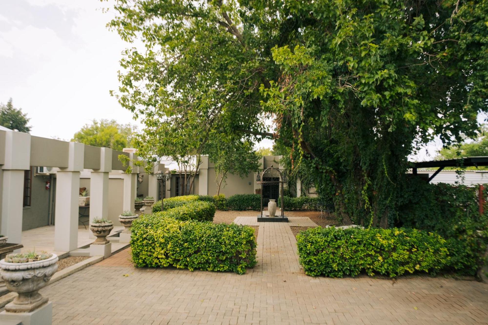 Villa Brocant Guest House Vryburg Exterior photo
