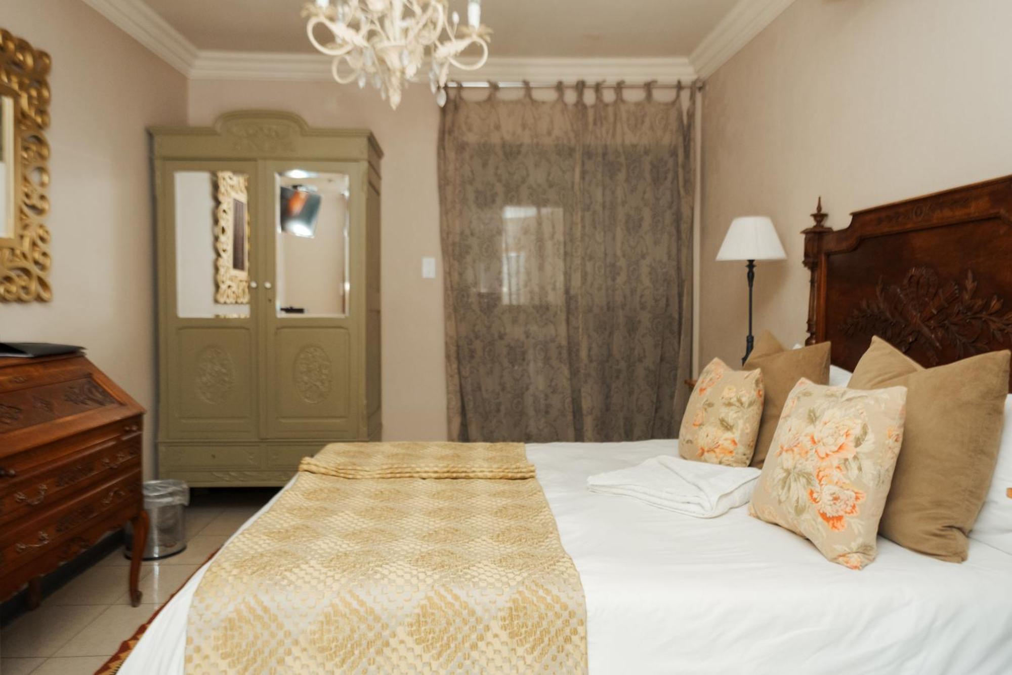 Villa Brocant Guest House Vryburg Exterior photo